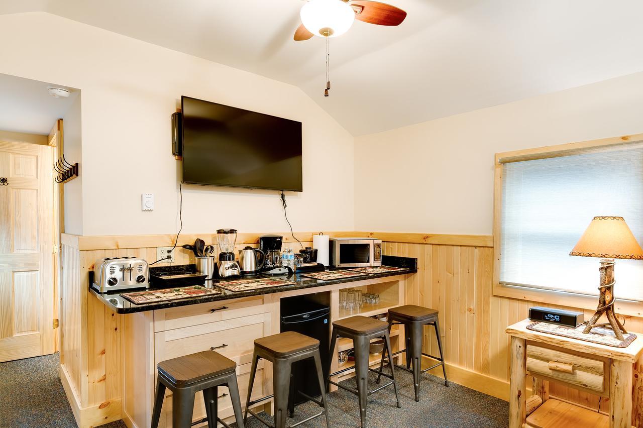 Cobble Mountain Lodge Лейк Плесид Екстериор снимка